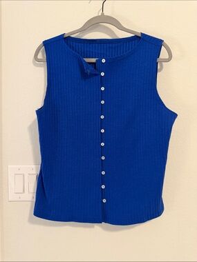Sleeveless Ribbed Button-Front Tank in Royal Blue